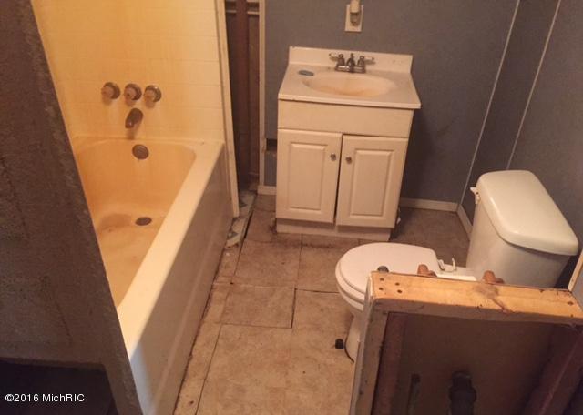 210 E 2nd, Galien, MI 49113 photo 5