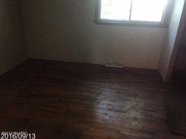 210 E 2nd, Galien, MI 49113 photo 6
