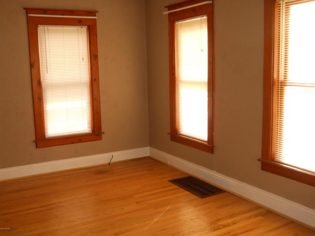 740 Morton St, Belding, MI 48809 photo 3