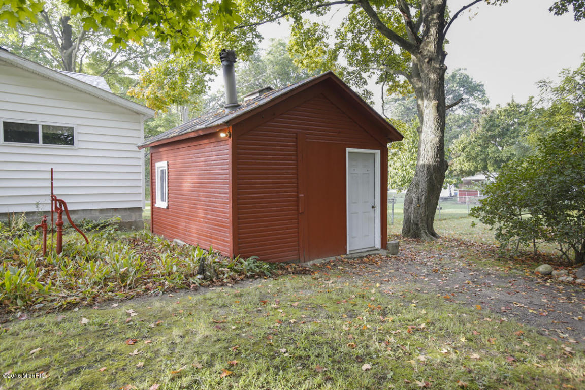 706 N 10th St, Plainwell, MI 49080 photo 18
