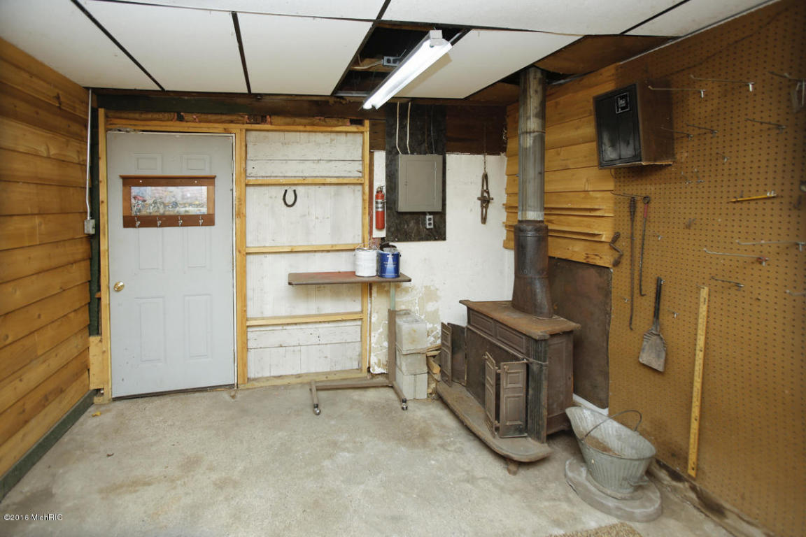 706 N 10th St, Plainwell, MI 49080 photo 20