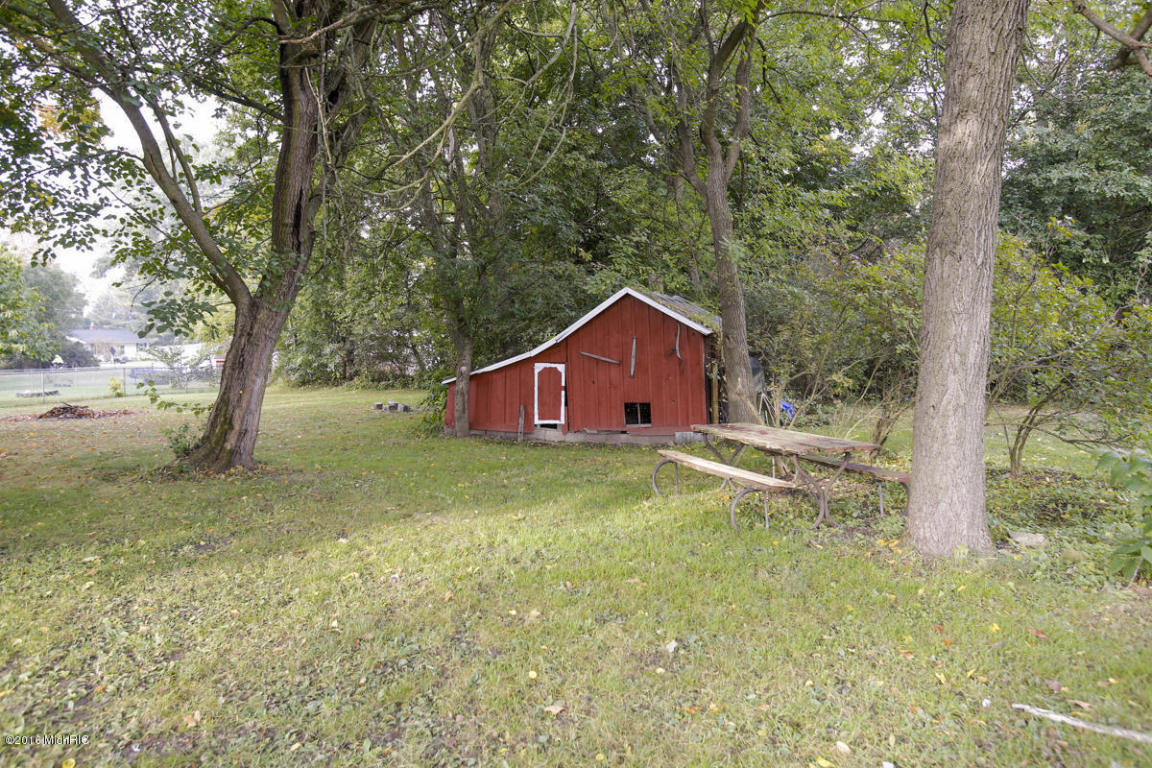 706 N 10th St, Plainwell, MI 49080 photo 23