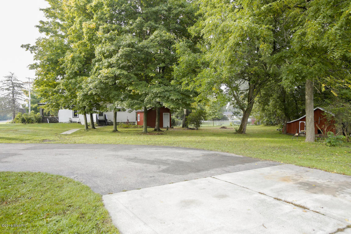 706 N 10th St, Plainwell, MI 49080 photo 22