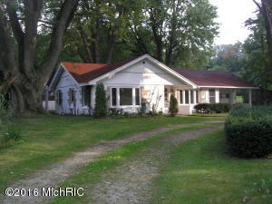 550 Riverside Dr, Constantine, MI 49042 photo 2