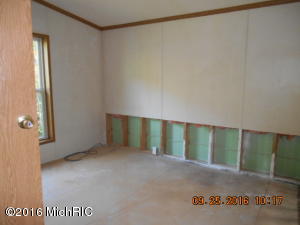 226 S Cherry Ave, White Cloud, MI 49349 photo 12