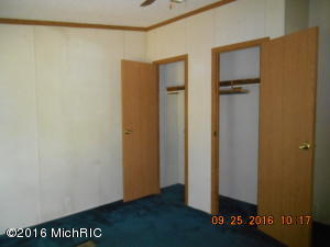 226 S Cherry Ave, White Cloud, MI 49349 photo 11