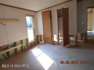 226 S Cherry Ave, White Cloud, MI 49349 photo 17