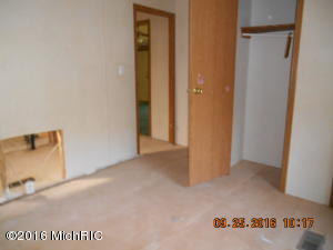 226 S Cherry Ave, White Cloud, MI 49349 photo 13