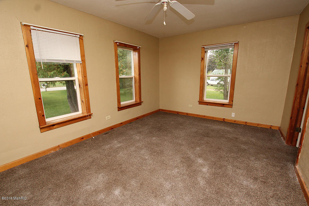 1585 S Pine Hl, White Cloud, MI 49349 photo 6