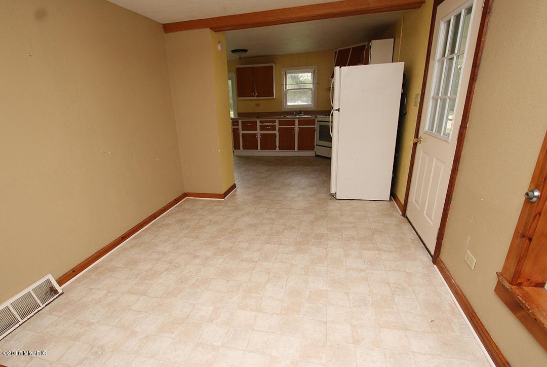 1585 S Pine Hl, White Cloud, MI 49349 photo 7