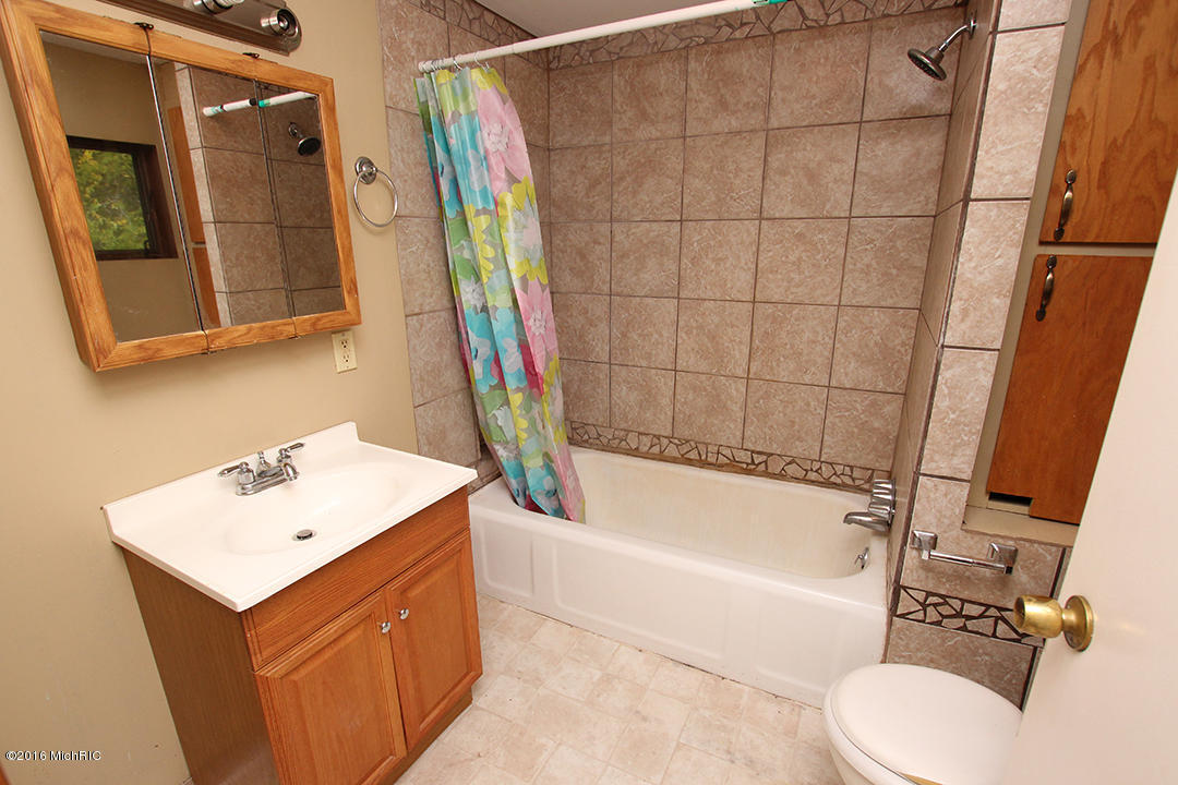 1585 S Pine Hl, White Cloud, MI 49349 photo 9
