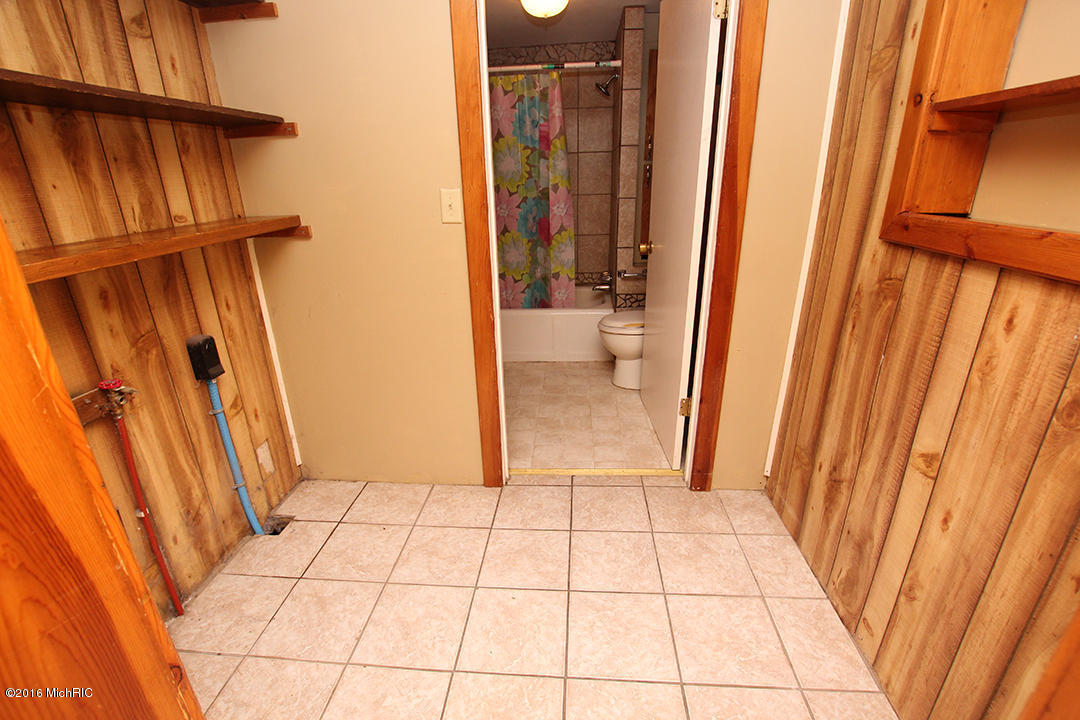 1585 S Pine Hl, White Cloud, MI 49349 photo 8