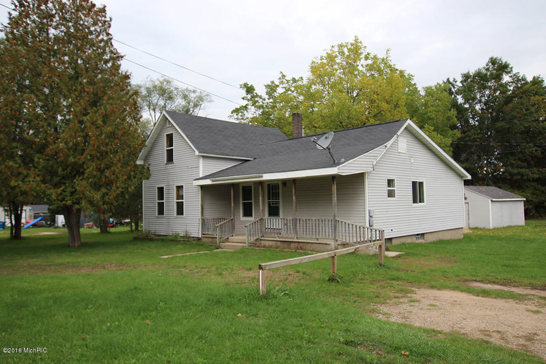 1585 S Pine Hl, White Cloud, MI 49349 photo 1