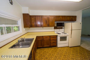 518 E Darwin, Cassopolis, MI 49031 photo 28