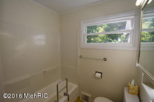518 E Darwin, Cassopolis, MI 49031 photo 17