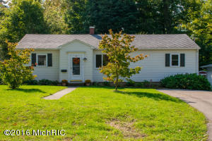518 E Darwin, Cassopolis, MI 49031 photo 1