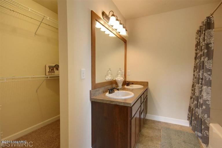 13736 E Harmony Ct, Sparta, MI 49345 photo 9