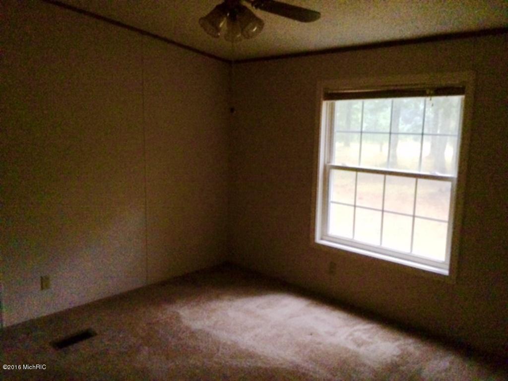 10 E 17 Mile Rd, Bitely, MI 49309 photo 7