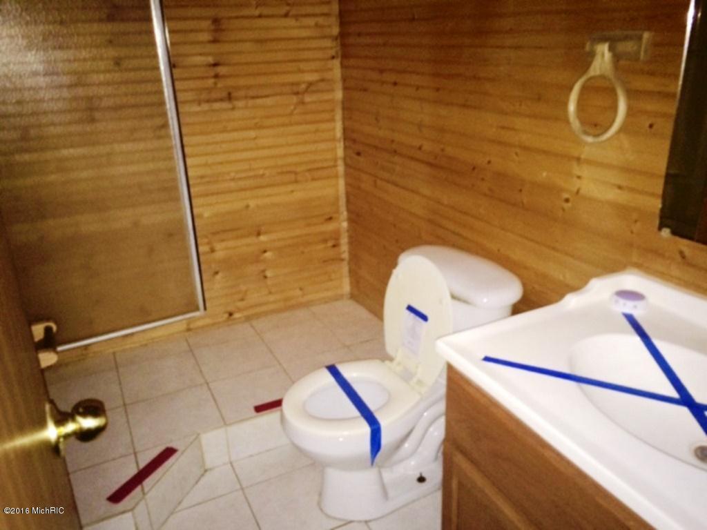 10 E 17 Mile Rd, Bitely, MI 49309 photo 13