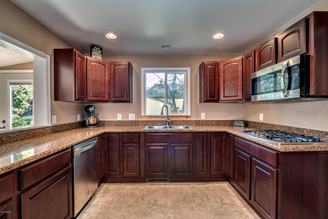 314 N Marshall Ave, Marshall, MI 49068 photo 10