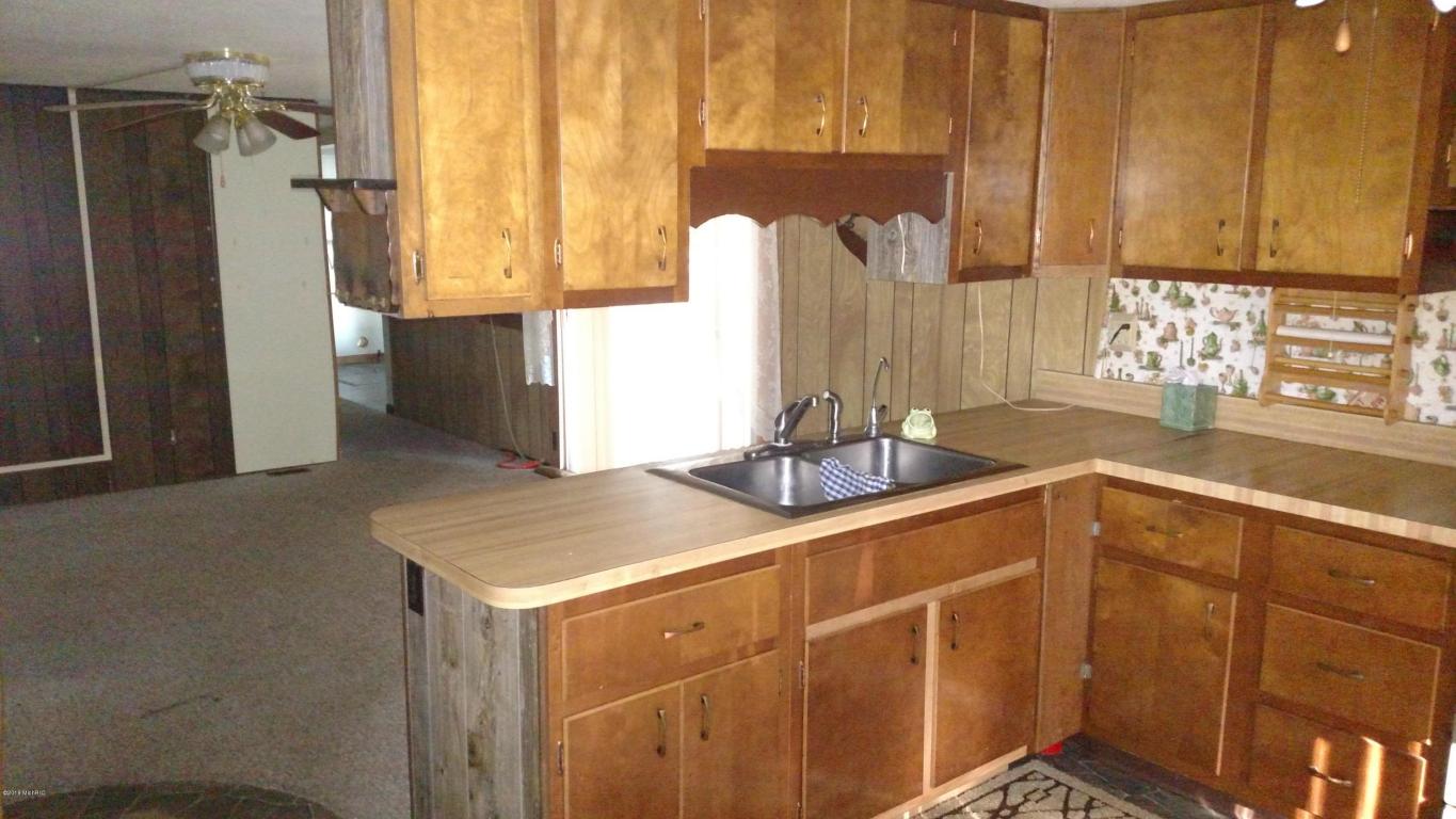 1277 Shepard Rd, Crystal, MI 48818 photo 3