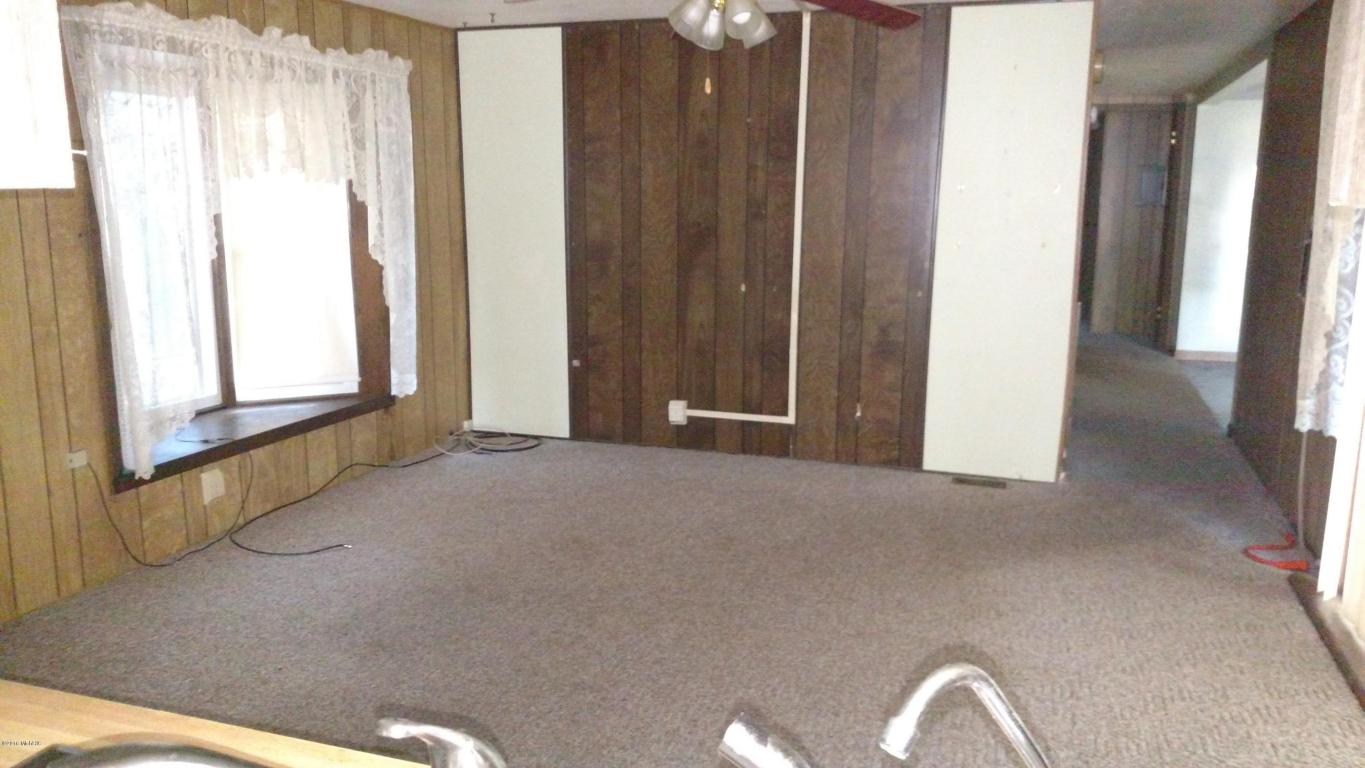1277 Shepard Rd, Crystal, MI 48818 photo 5