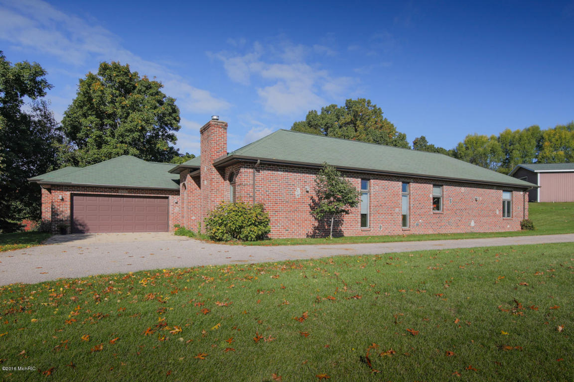 14370 Doster Rd, Plainwell, MI 49080 photo 2