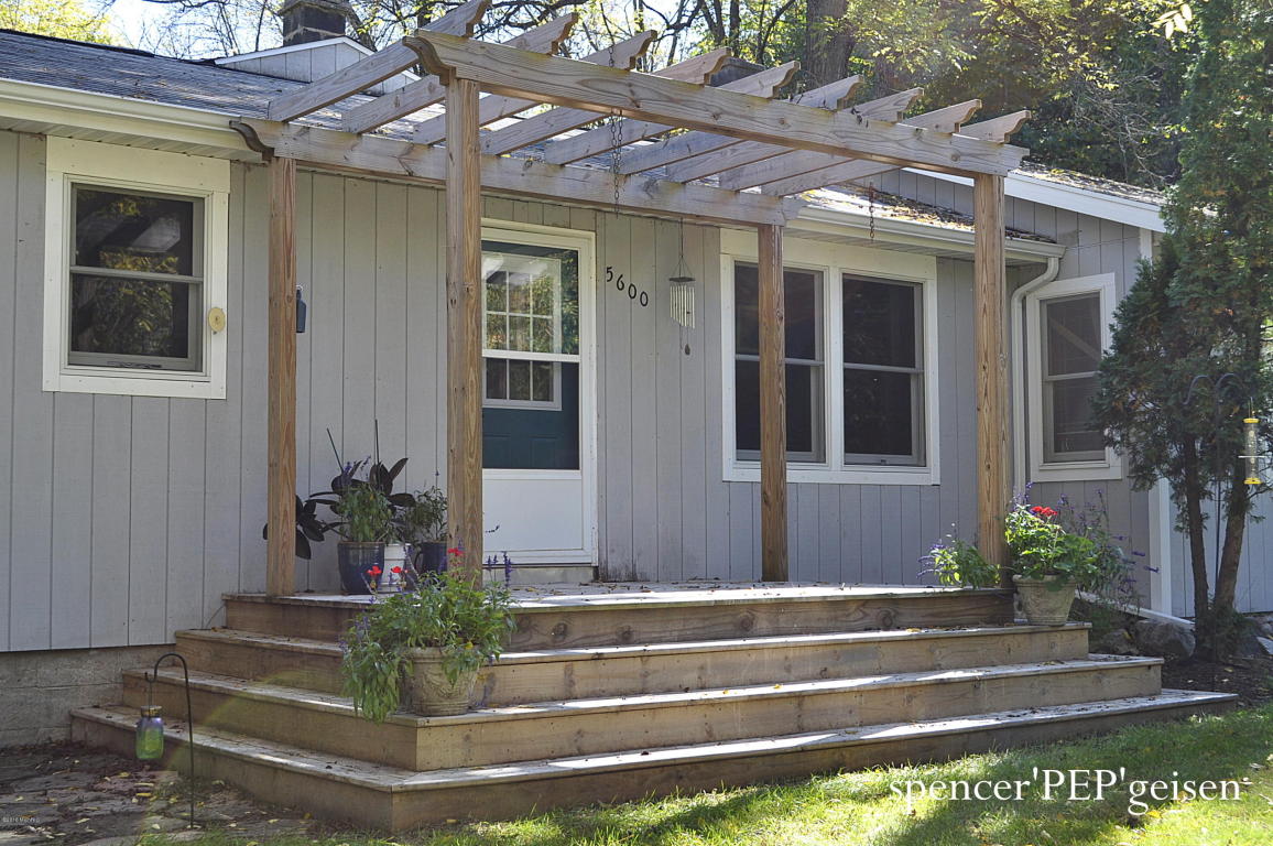 5600 Flat River Trl, Belding, MI 48809 photo 4