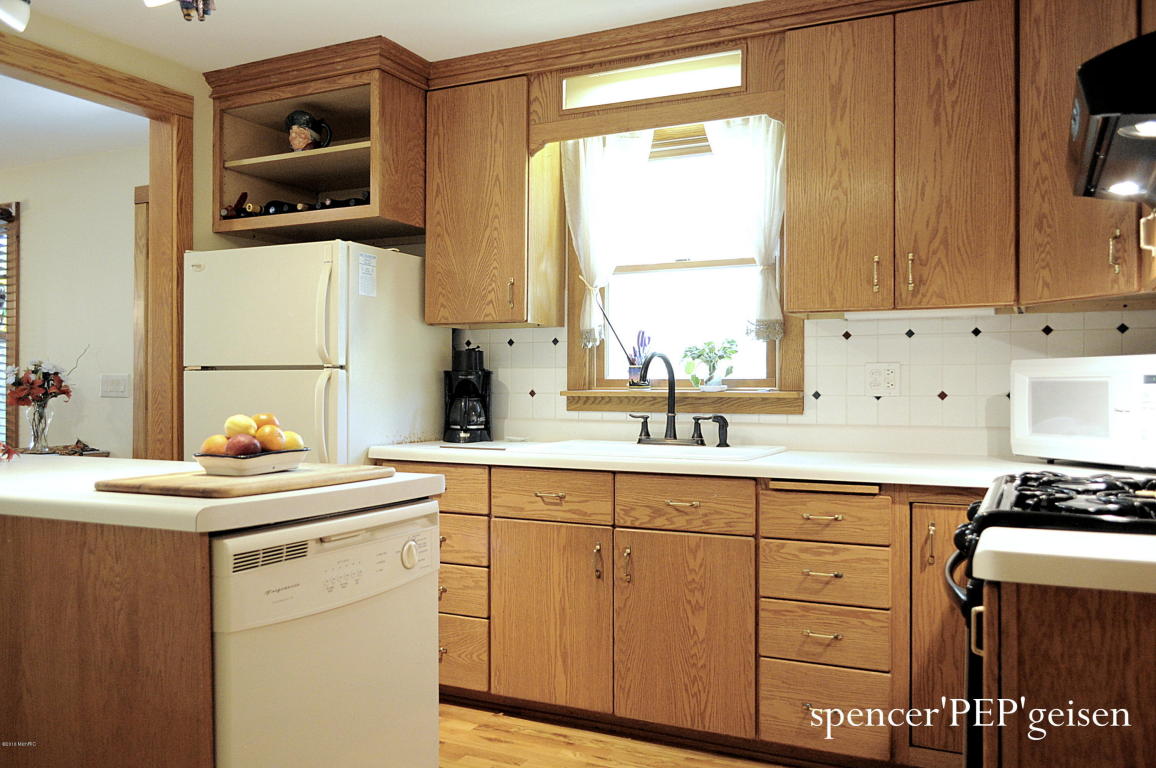 5600 Flat River Trl, Belding, MI 48809 photo 6