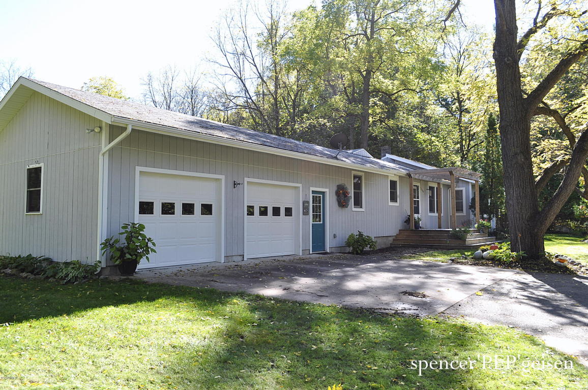 5600 Flat River Trl, Belding, MI 48809 photo 2