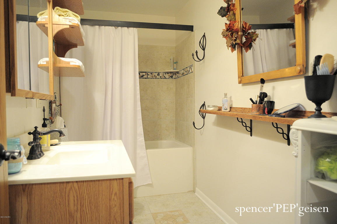 5600 Flat River Trl, Belding, MI 48809 photo 15