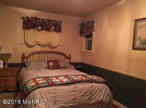 307 E Cherry St, Fremont, MI 49412 photo 9