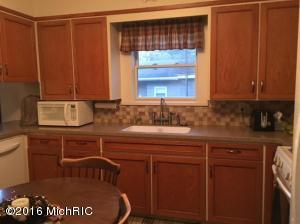 307 E Cherry St, Fremont, MI 49412 photo 7