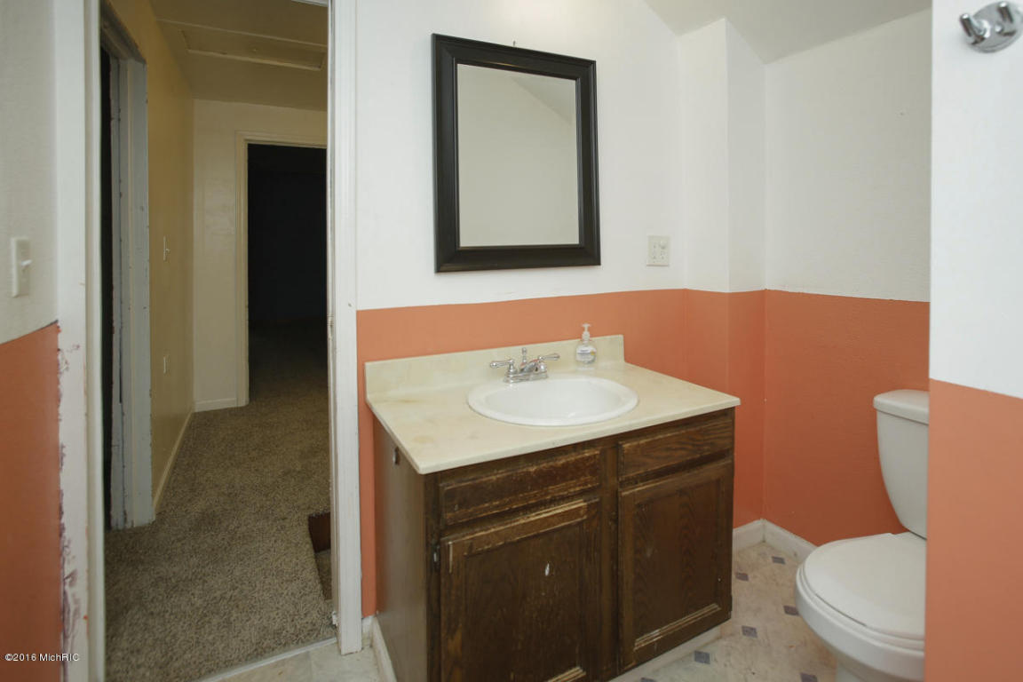 223 W Grant St, Plainwell, MI 49080 photo 18