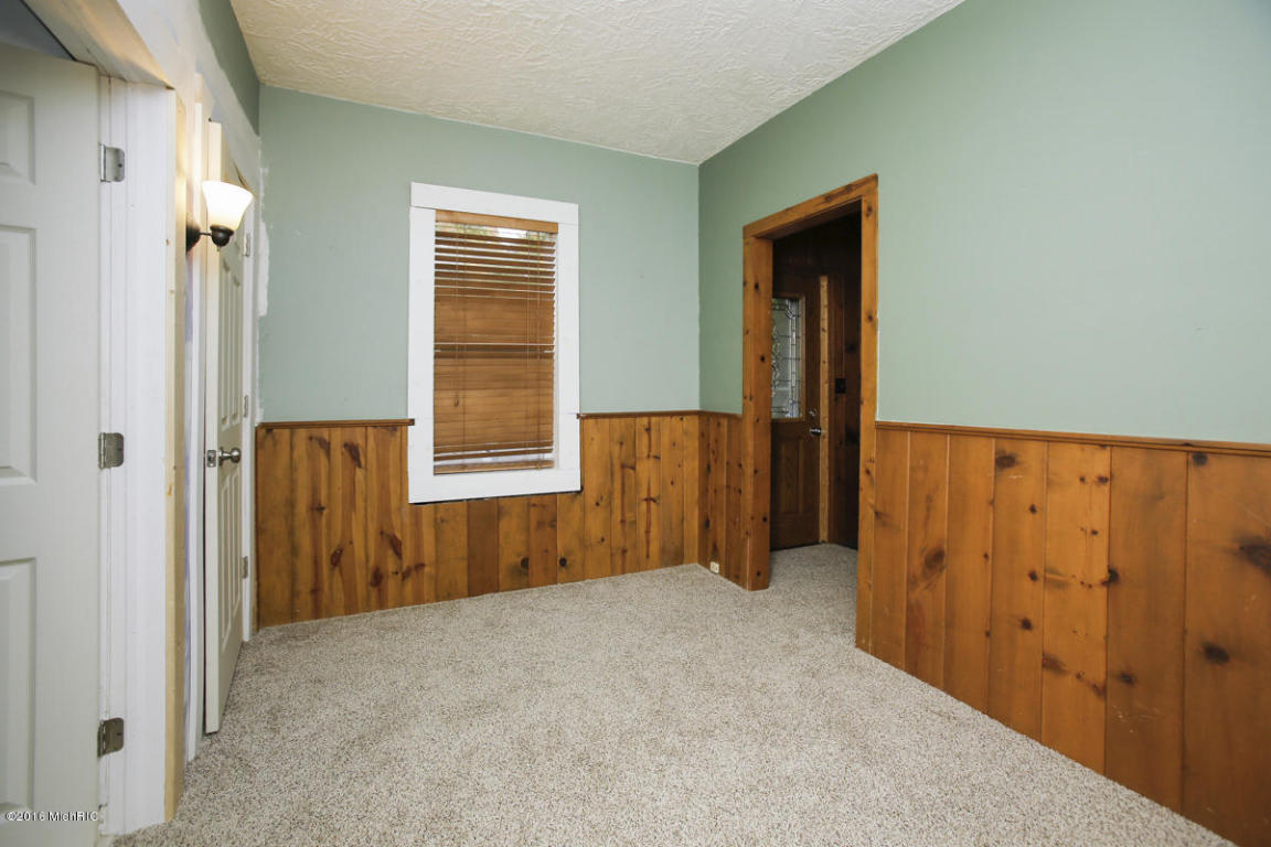 223 W Grant St, Plainwell, MI 49080 photo 13