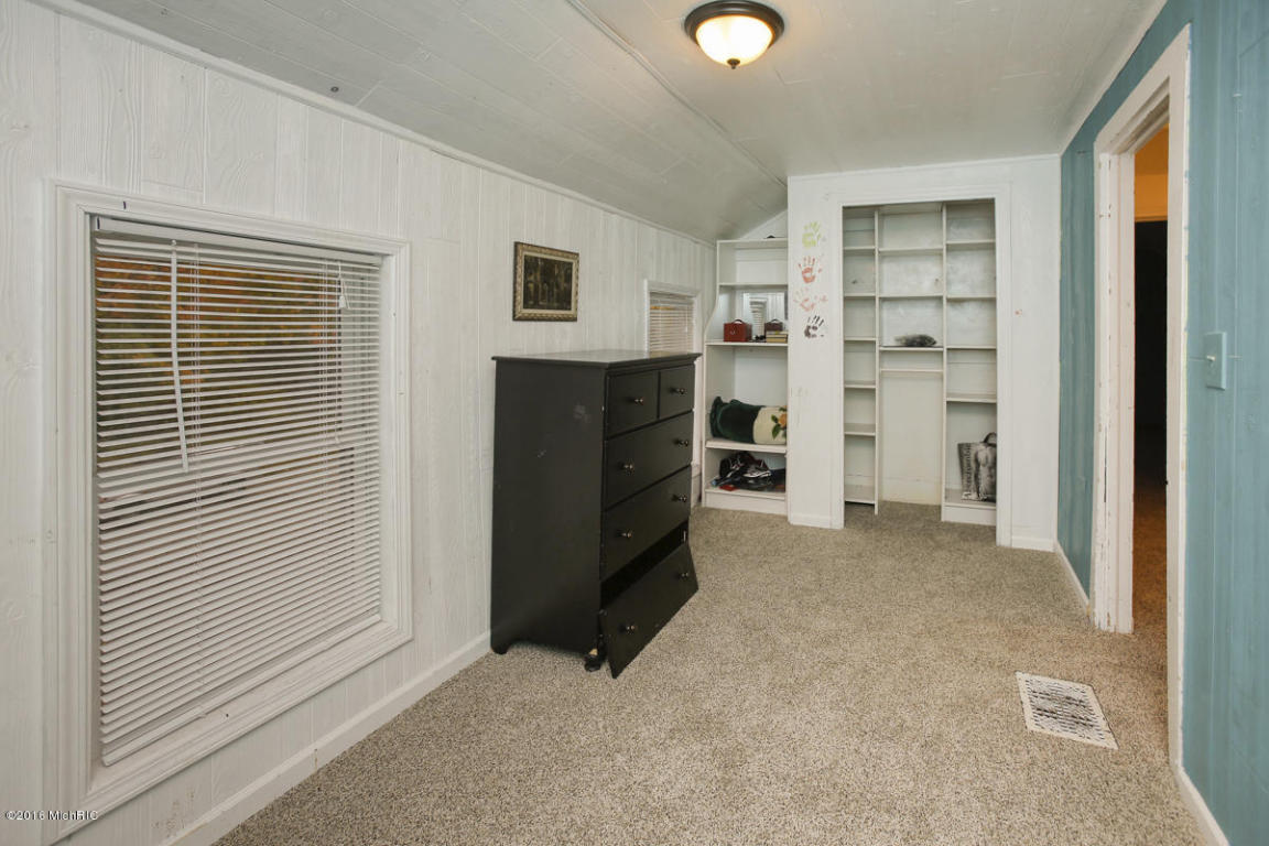 223 W Grant St, Plainwell, MI 49080 photo 17