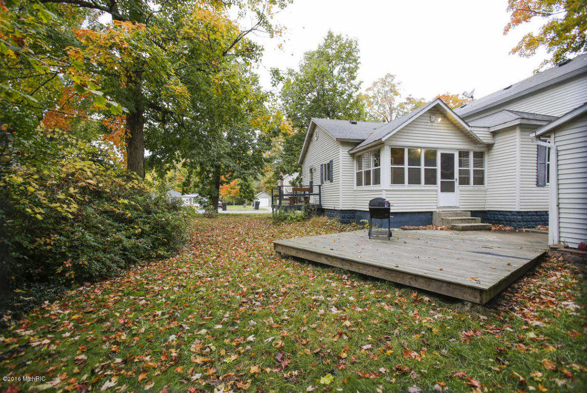 223 W Grant St, Plainwell, MI 49080 photo 23