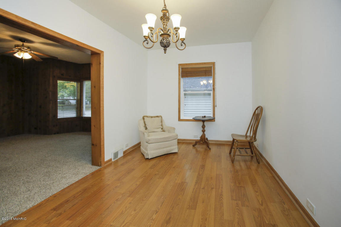 223 W Grant St, Plainwell, MI 49080 photo 10