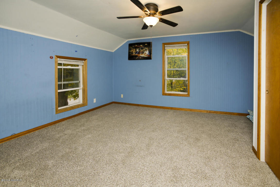 223 W Grant St, Plainwell, MI 49080 photo 15