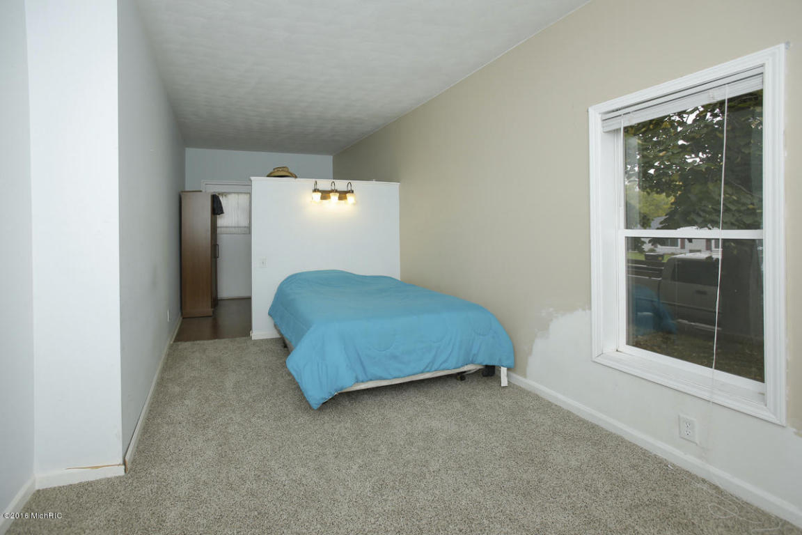 223 W Grant St, Plainwell, MI 49080 photo 11