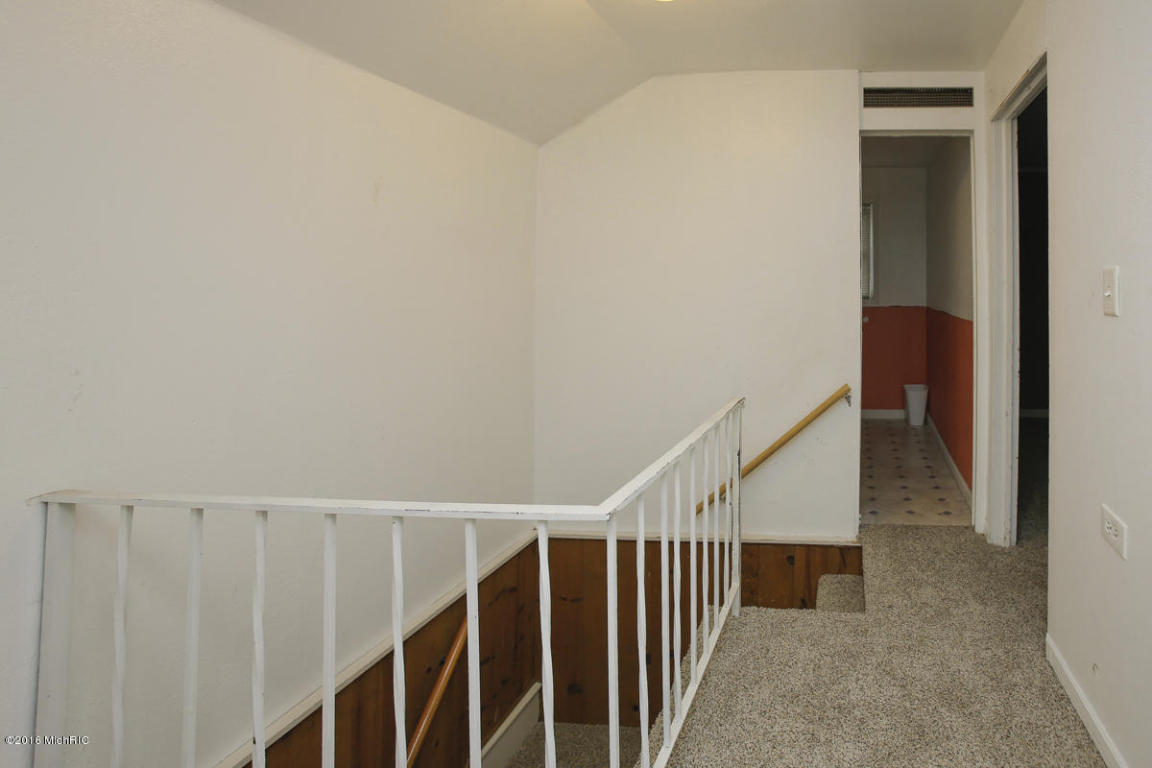 223 W Grant St, Plainwell, MI 49080 photo 16
