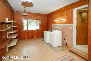 202 Cottage St, Plainwell, MI 49080 photo 9