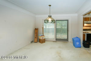 202 Cottage St, Plainwell, MI 49080 photo 6