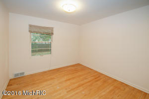 202 Cottage St, Plainwell, MI 49080 photo 13