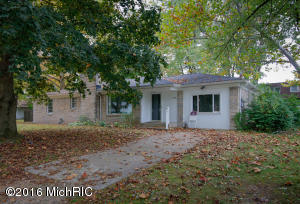 202 Cottage St, Plainwell, MI 49080 photo 1