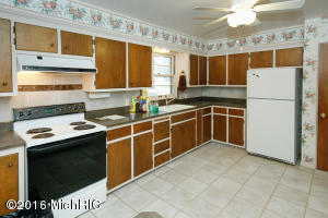202 Cottage St, Plainwell, MI 49080 photo 7
