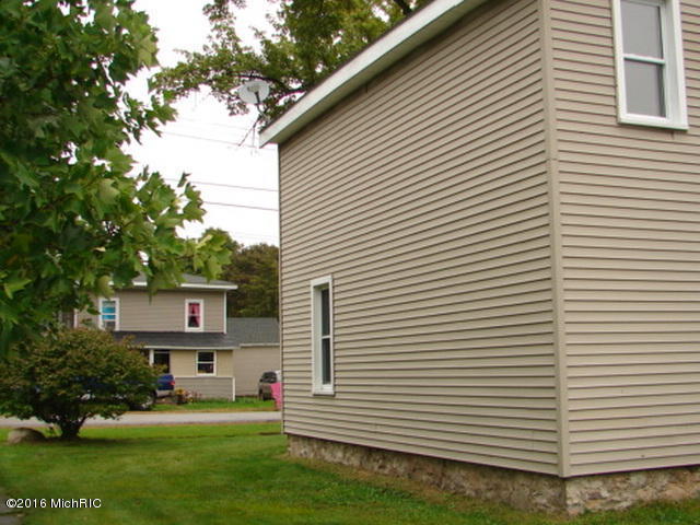 206 E State St, Mendon, MI 49072 photo 4