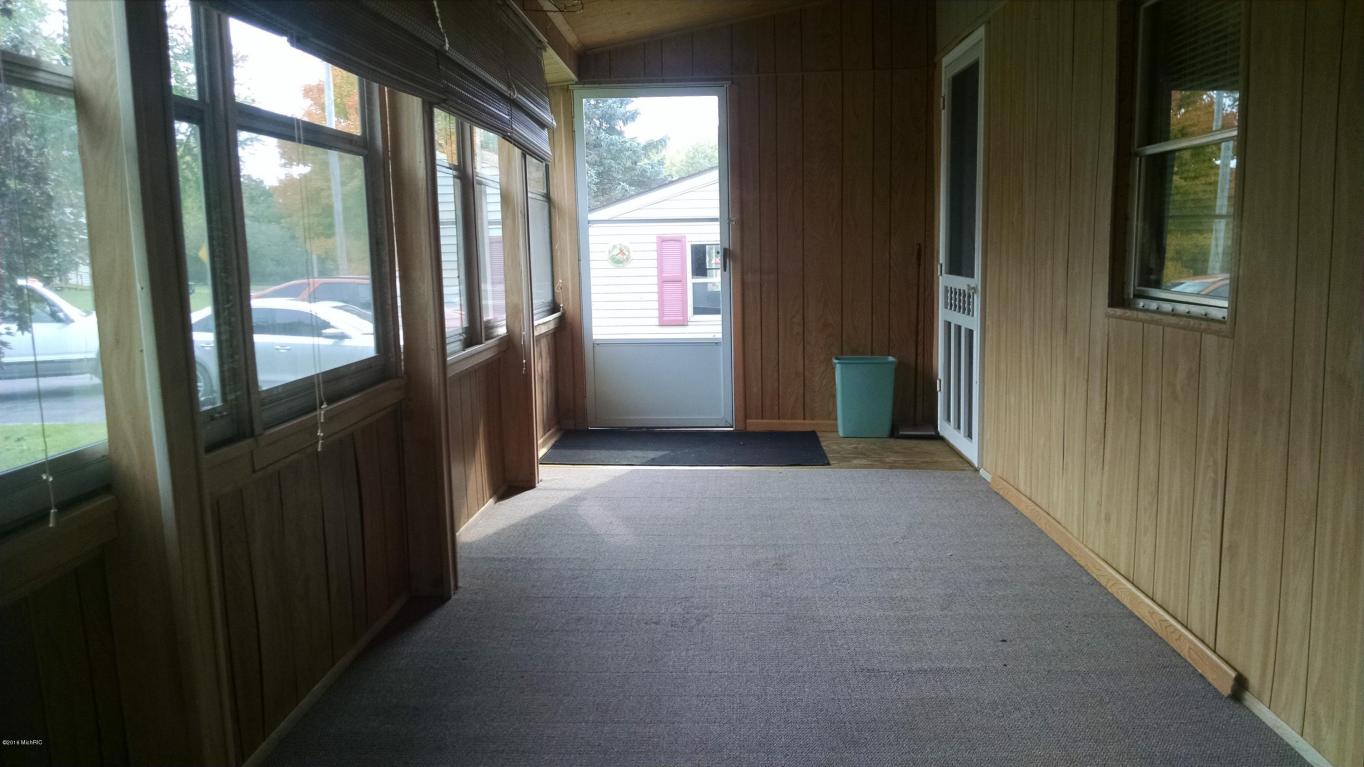 400 E Walnut St, Carson City, MI 48811 photo 9