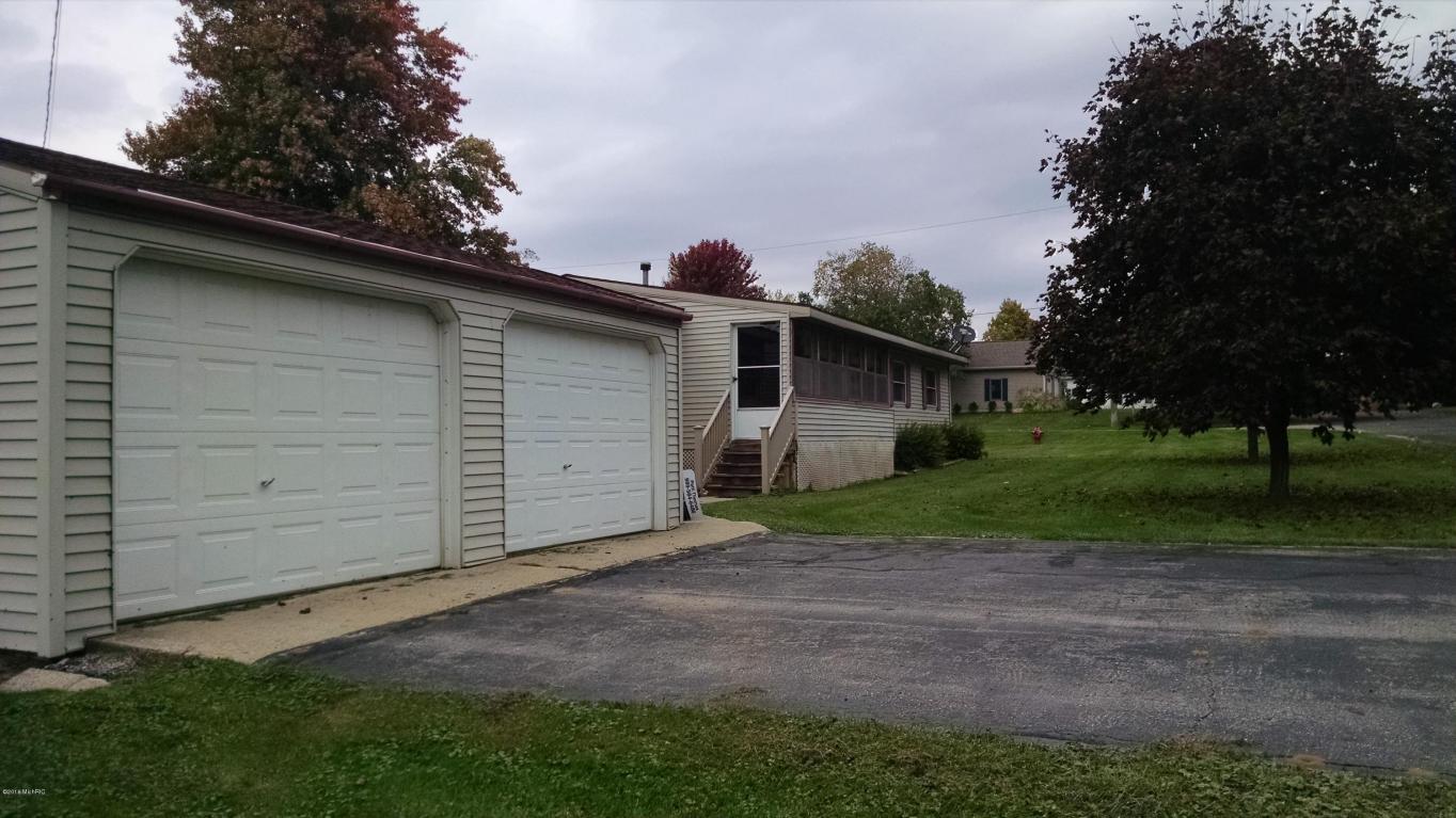 400 E Walnut St, Carson City, MI 48811 photo 14