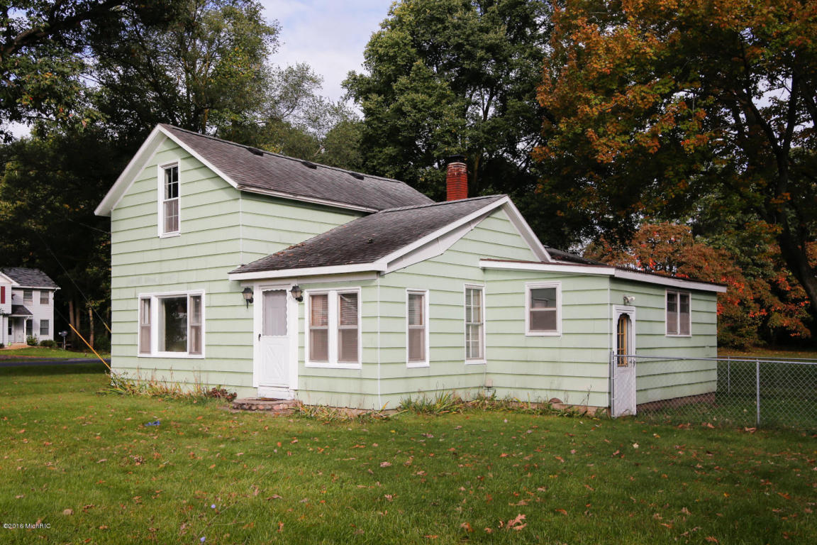 1161 106th Ave, Plainwell, MI 49080 photo 1
